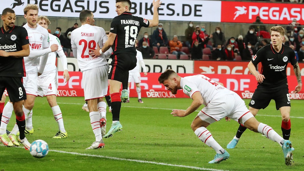 Salih Özcan und Ellyes Skhiri spielen für den 1. FC Köln gegen Eintracht Frankfurt.