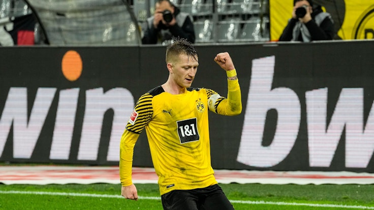 Marco Reus feiert das 4:0 für Borussia Dortmund