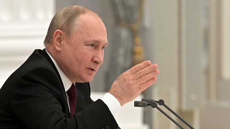 Wladimir Putin, Präsident von Russland, spricht während einer Sitzung des Sicherheitsrates im Kreml.