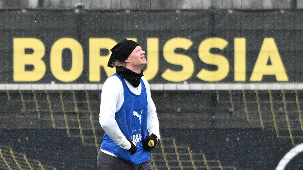 Erling Haaland verzieht das Gesicht, hier im Training von Borussia Dortmund am 21. Februar 2022.