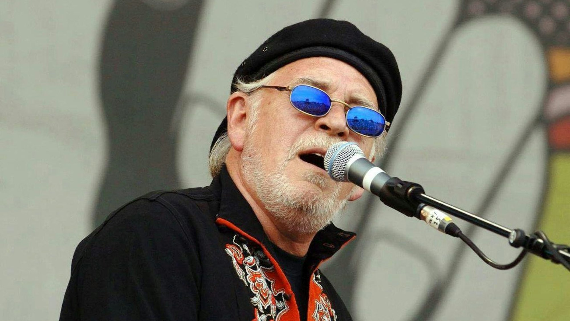Gary Brooker 2006 bei einem Konzert auf der Isle of Wight.