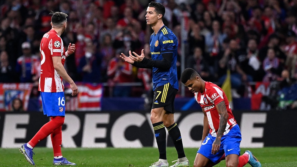 Cristiano Ronaldo ärgert sich im Spiel von Manchester United bei Atlético Madrid.