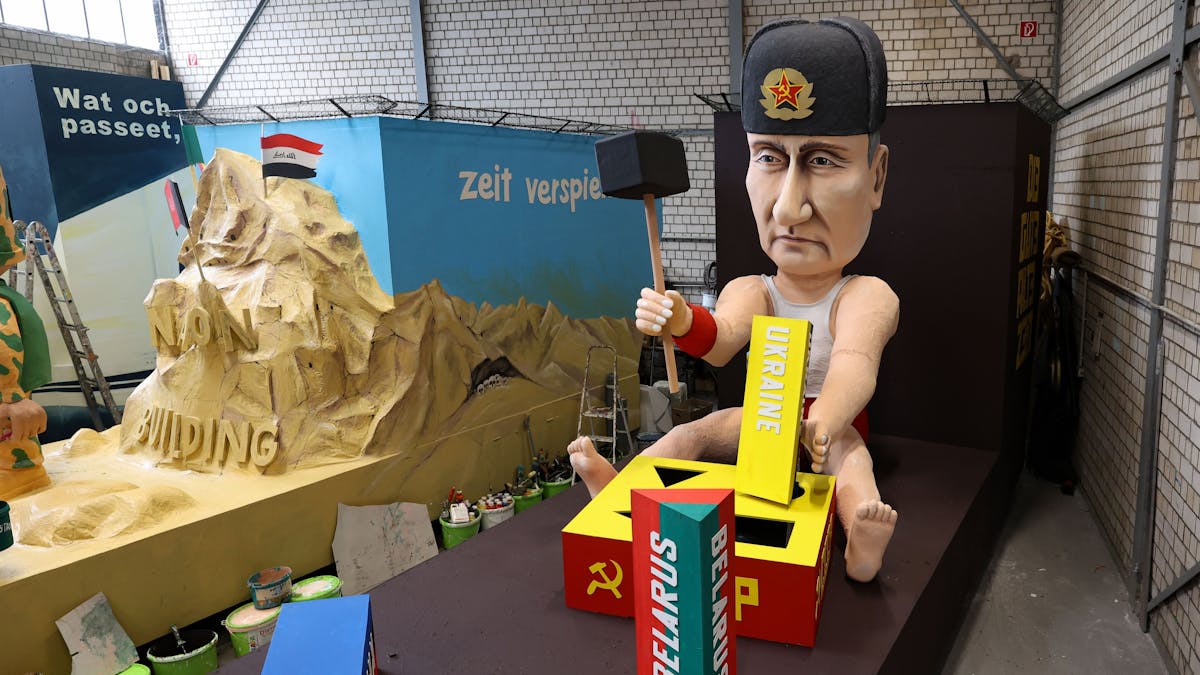 Persiflagewagen mit Wladimir Putin für den Kölner Karnevalszug.