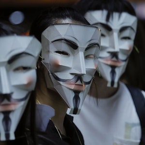Die Hacker der Anonymous-Gruppe ziehen gegen Putin in den Krieg. Die Guy-Fawkes-Masken (hier am 19.10.2019 in Hongkong) sind typisch für die Hacker.