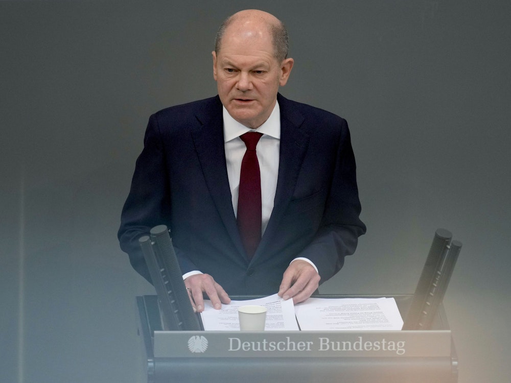 Der Bundeskanzler Olaf Scholz bei seiner Rede im Reichstag.