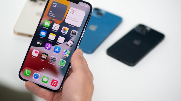 Apple Event am 3. März 2022: Gibt es bald ein billiges iPhone? Unser Foto zeigt ein iPhone 13, aufgenommen im Jahr 2021.