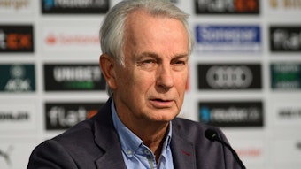 Rainer Bonhof, Vizepräsident von Borussia Mönchengladbach, am 15. Februar 2022 während einer Pressekonferenz im Borussia-Park.