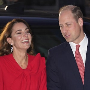 Prinz William, Herzog von Cambridge, und seine Frau, Kate, Herzogin von Cambridge, sind normalerweise der Inbegriff von Harmonie. Nun entwich William jedoch ein Geheimnis über seine Frau. Unser Bild wurde 2021 geschossen.