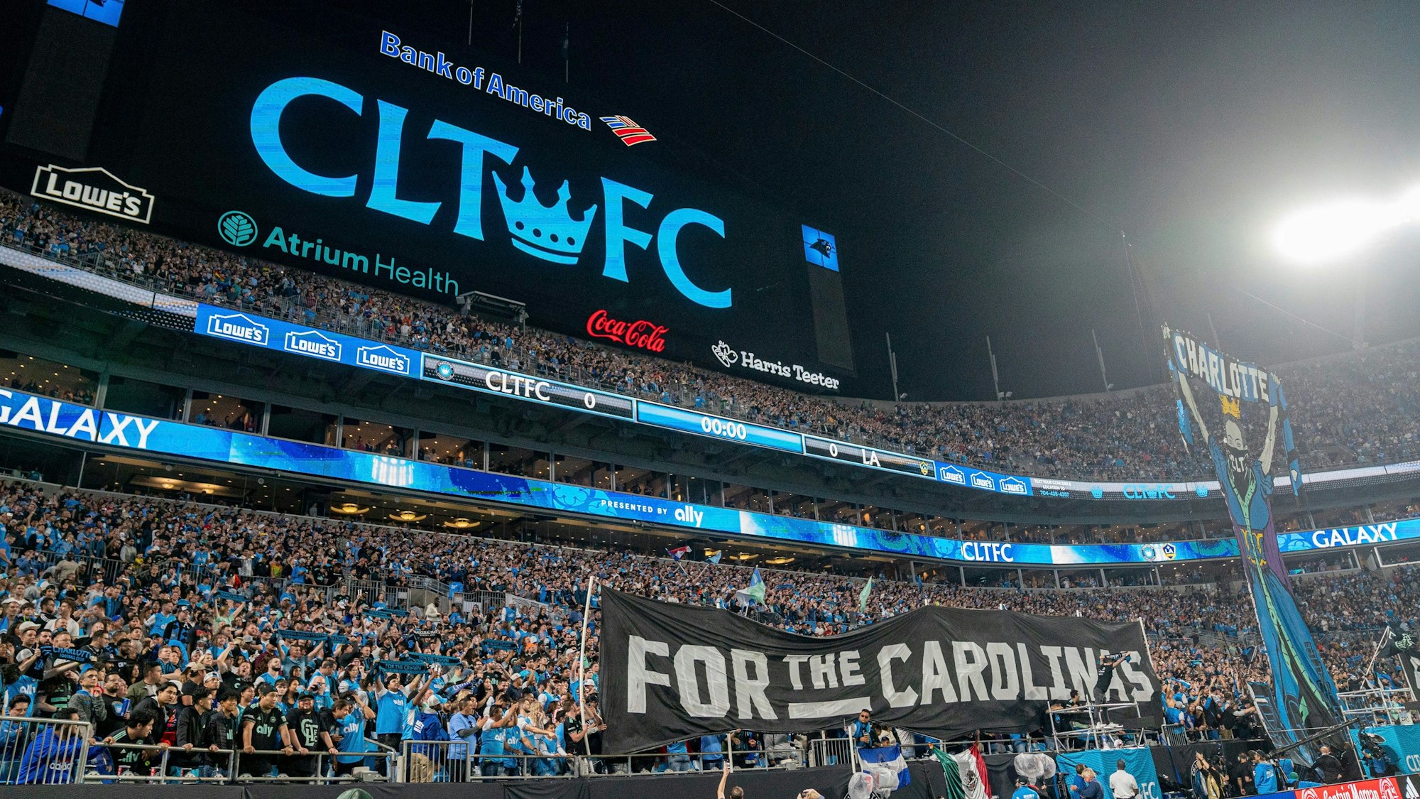 Blick auf die Tribüne beim MLS-Spiel Charlotte FC gegen LA Galaxy