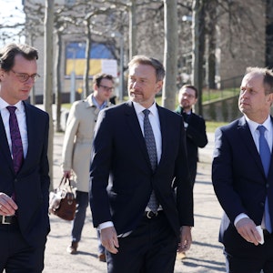 Antrittsbesuch bei der Landesregierung in Nordrhein-Westfalen am 8. März 2022: Christian Lindner, Bundesfinanzminister, zu Besuch bei Hendrik Wüst (CDU), NRW-Ministerpräsident.