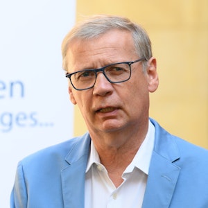 Günther Jauch: Seine Show „Wer wird Millionär?“ startet zu ungewohnter Uhrzeit. Das Archivbild wurde 2020 gemacht.