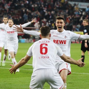 Dejan Ljubicic jubelt für den 1.FC Köln gegen Borussia Mönchengladbach.