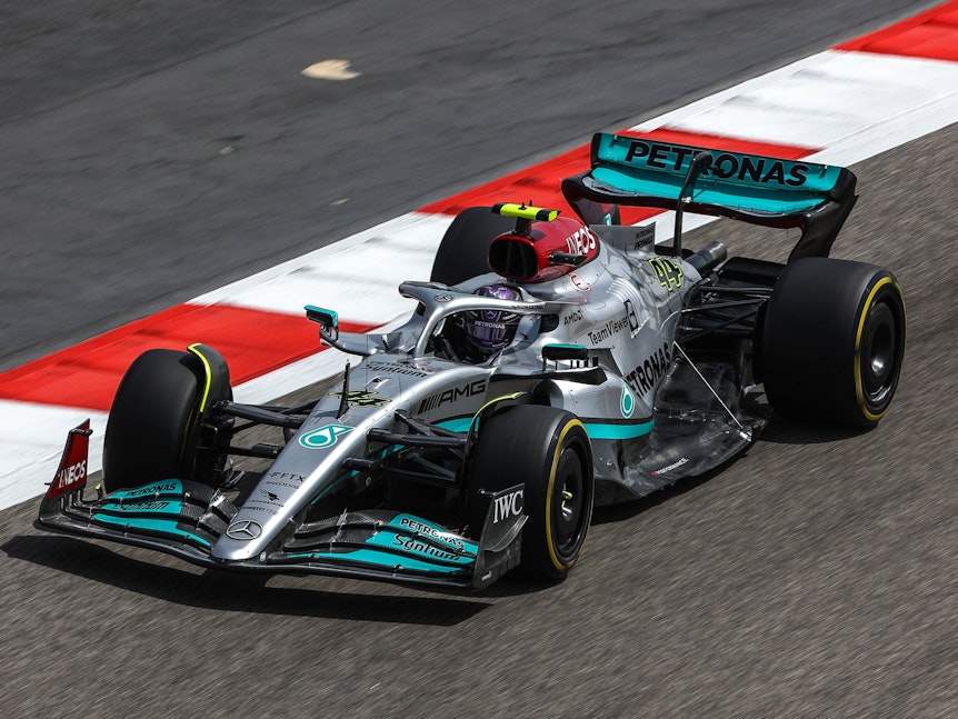 Lewis Hamilton bei Testfahrten im Mercedes.