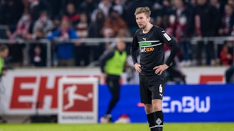 Christoph Kramer, Mittelfeldspieler von Borussia Mönchengladbach. Auf diesem Bild ist der Weltmeister am 5. März 2022 während des Bundesliga-Duells beim VfB Stuttgart zu sehen. Kramer blickt enttäuscht auf das Spielfeld.