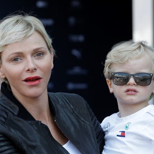 Fürstin Charlène von Monaco (hier 2018 mit Sohn Prinz Jacques) ist wieder bei ihrer Familie. Wird jetzt wirklich wieder alles gut?