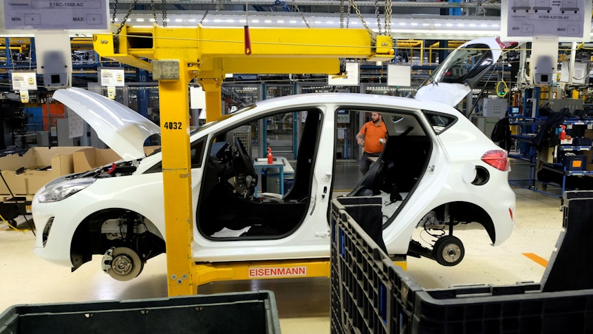 Blick in die Ford-Werke bei der Produktion des Fiesta.