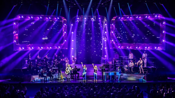 Eine abwechslungsreiche Lichtshow wird bei der ABBA-Show geboten.
