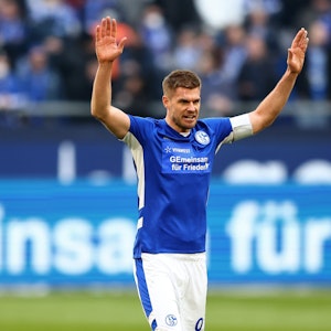 Simon Terodde jubelt für den FC Schalke 04.