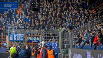 Torwart Manuel Riemann vom VfL Bochum ist wütend auf die eigenen Fans des VfL Bochum.