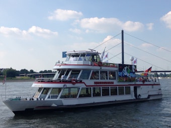 Die «MS Düsseldorf» schwimmt auf dem Rhein.