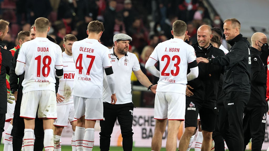 Steffen Baumgart und sein 1. FC Köln freuen sich über das 1:1 gegen Borussia Dortmund.