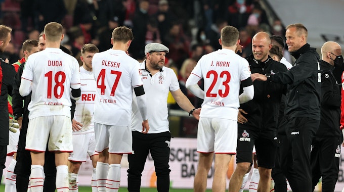 Steffen Baumgart und sein 1. FC Köln freuen sich über das 1:1 gegen Borussia Dortmund.
