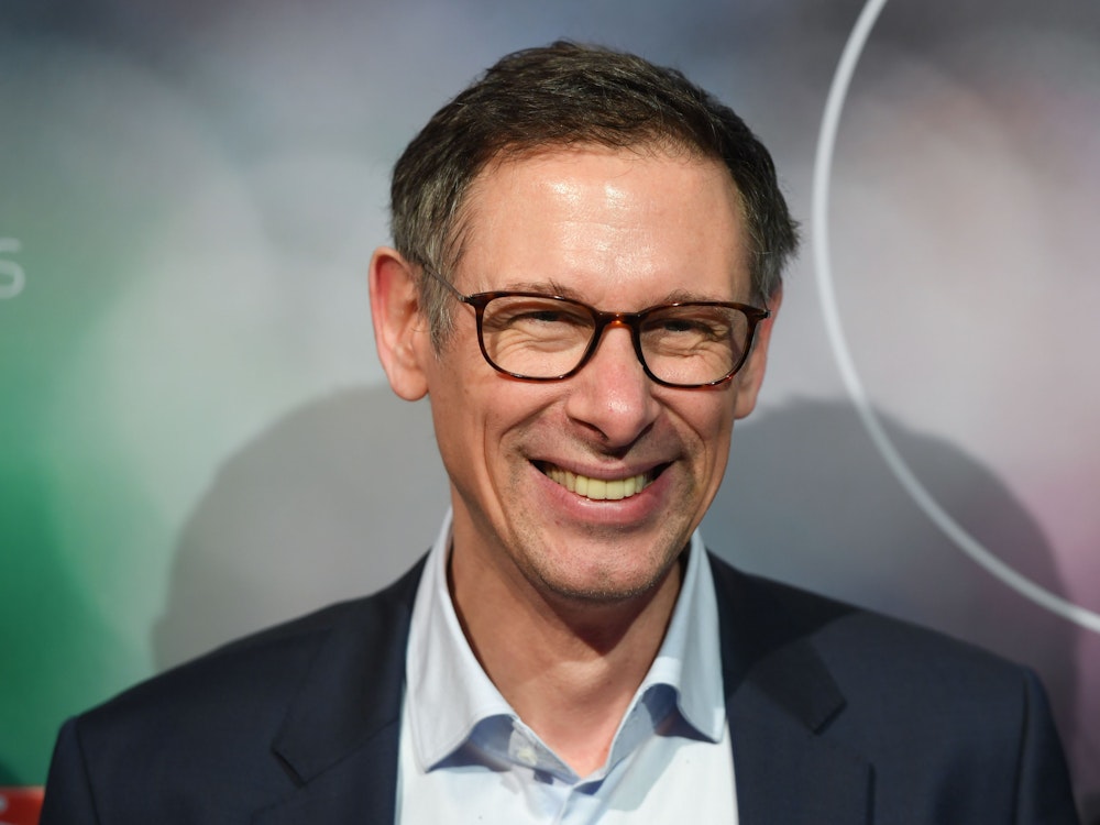 Steffen Simon, ARD-Sportjournalist, lächelt beim Neujahrsempfang der Deutschen Fußball Liga (DFL).
