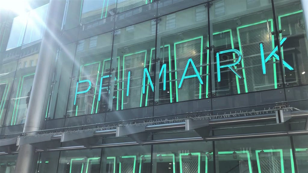 Die Primark-Filiale am Neumarkt in Köln am 25.03.2022. Screenshot aus einem Video von Luisa Stickeler.