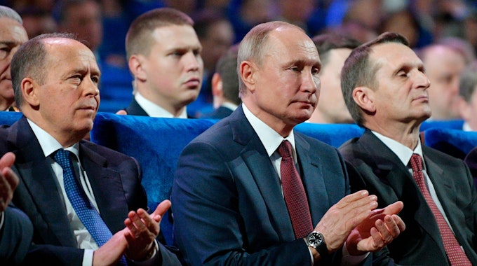 Russlands Präsident Putin bei Geheimdiensttreffen am 19.12.2019 mit FSB-Chef Alexander Bortnikow und Auslandsgeheimdienstchef Sergei Naryschkin. Gibt es einen Maulwurf im russischen Geheimdienst?