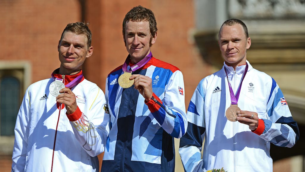Tony Martin 2012 bei der Olympia-Siegerehrung neben Bradley Wiggins (M.) und Chris Froome (r.). 