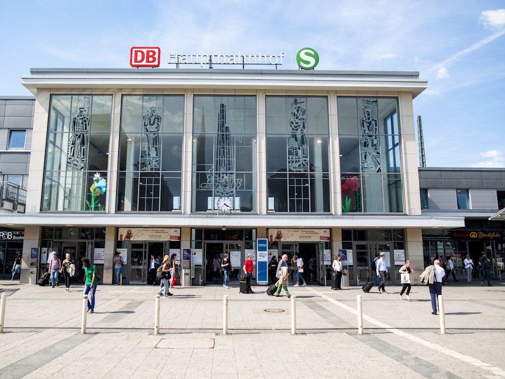 Der Eingang zum Hauptbahnhof in Dortmund.