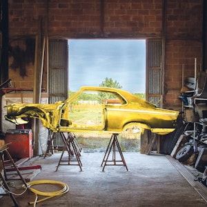 Restoration of an old coupé car