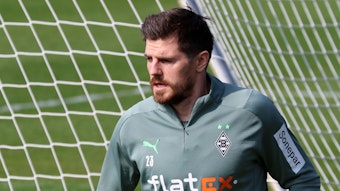 Jonas Hofmann von Borussia Mönchengladbach am 30. März 2022 im Borussia-Park während einer Trainingseinheit. Hofmann hat sich einen Bart wachsen lassen.