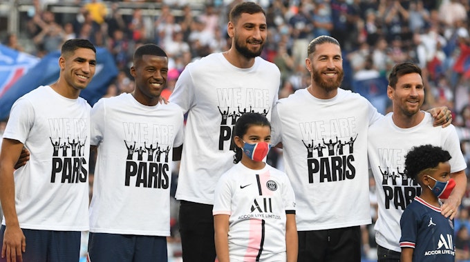Paris Saint-Germain präsentiert seine Neuzugänge Achraf Hakimi, Georginio Wijnaldum, Gianluigi Donnarumma, Sergio Ramos und Lionel Messi.