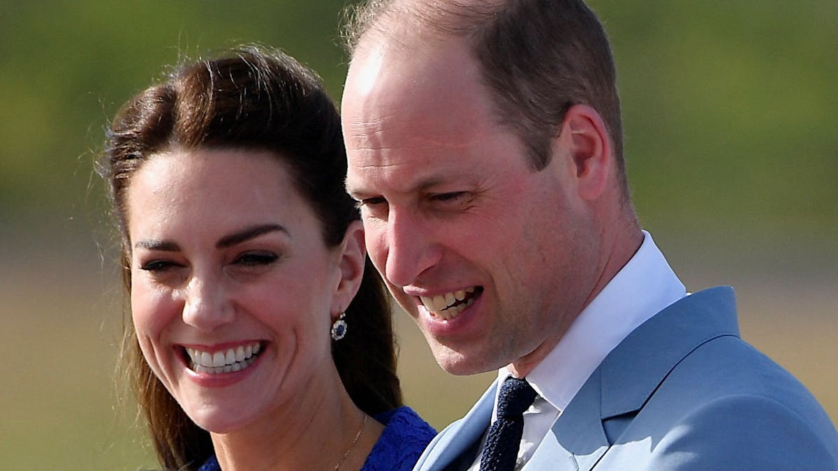 Der britische Prinz William, Herzog von Cambridge, und seine Frau Kate, Herzogin von Cambridge, kommen auf dem Philip S. W. Goldson International Airport an. Das Foto wurde am&nbsp;19.03.2022 aufgenommen.
