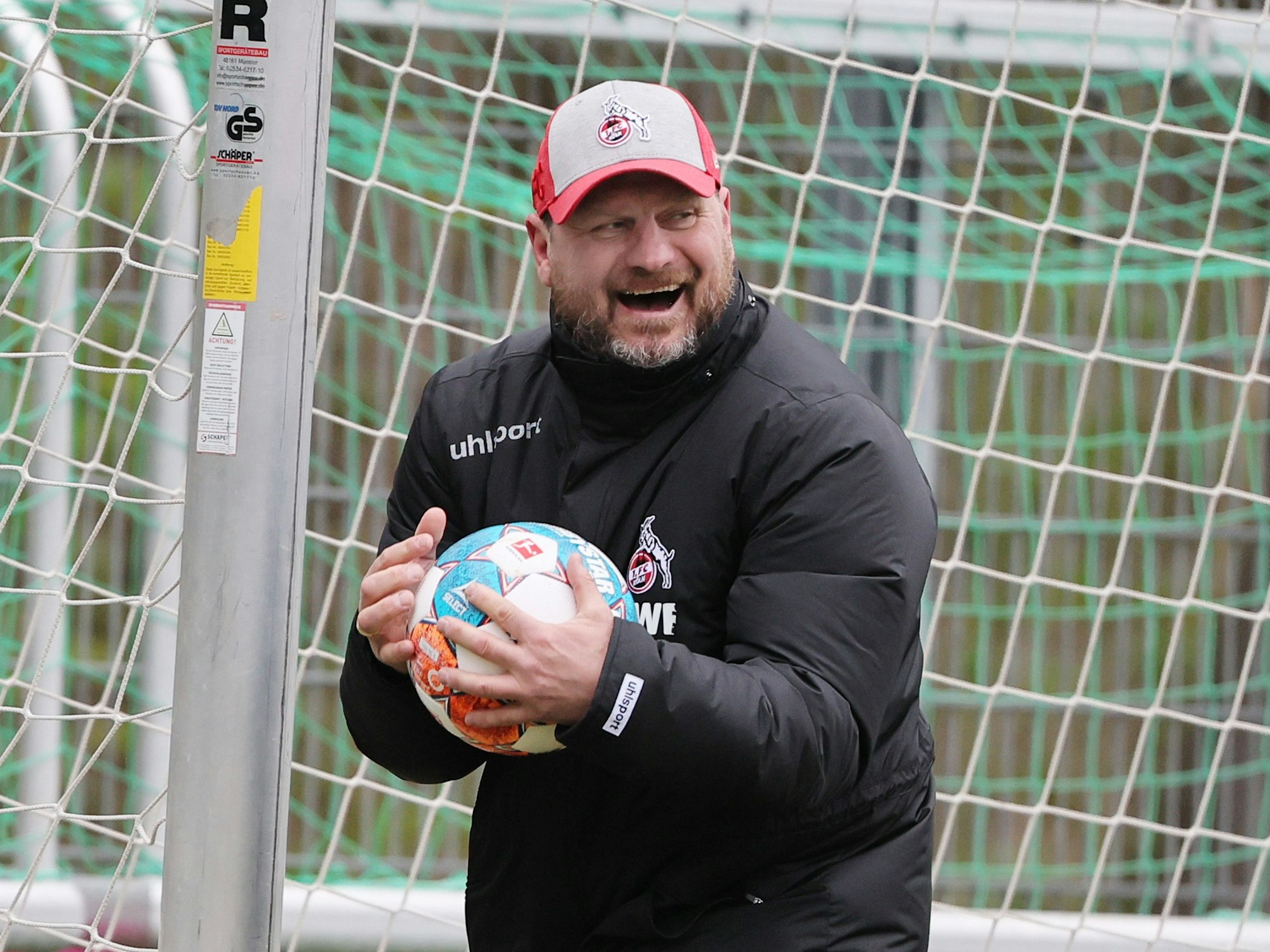 Steffen Baumgart hat Spaß im FC-Training.