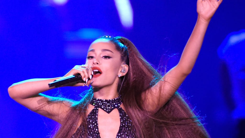 Ariana Grande, US-Sängerin und Schauspielerin, tritt beim Musikfestival „Wango Tango“ auf.