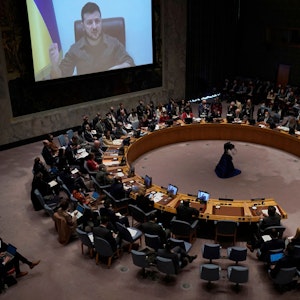 Der ukrainische Präsident Wolodymyr Selenskyj hat sich am Dienstag (5. April 2022) vor dem UN-Sicherheitsrat zum Krieg der Russen gegen die Ukraine geäußert.