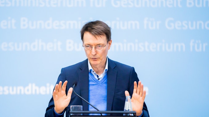 Karl Lauterbach (SPD), Bundesminister für Gesundheit, spricht bei einer Pressekonferenz im Bundesgesundheitsministerium.