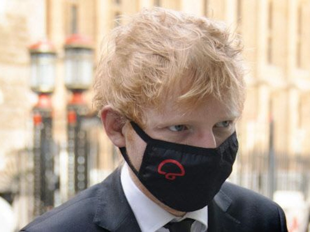 Popstar Ed Sheeran am 22. März 2022 vor dem Gerichtsgebäude Rolls Building des High Court in London.