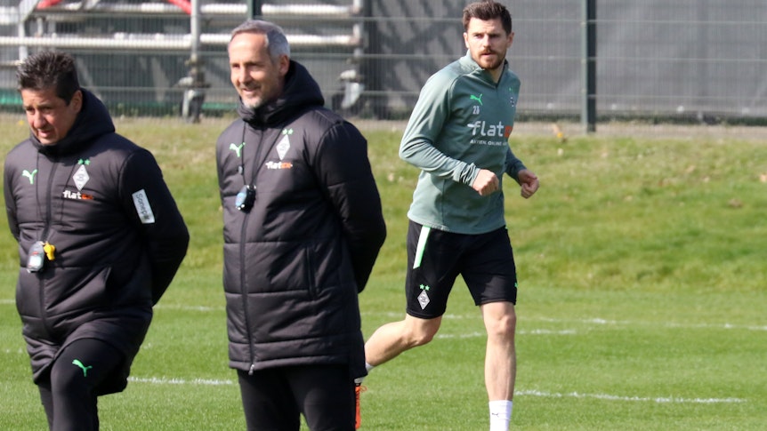Jonas Hofmann von Borussia Mönchengladbach ist am Mittwoch (6. April 2022) wieder ins Teamtraining eingestiegen. Das Foto zeigt ihn am 30. März bei einer Laufeinheit im Borussia-Park.