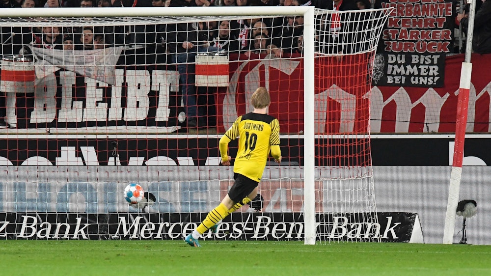 Julian Brandt trifft für Borussia Dortmund gegen den VfB Stuttgart.