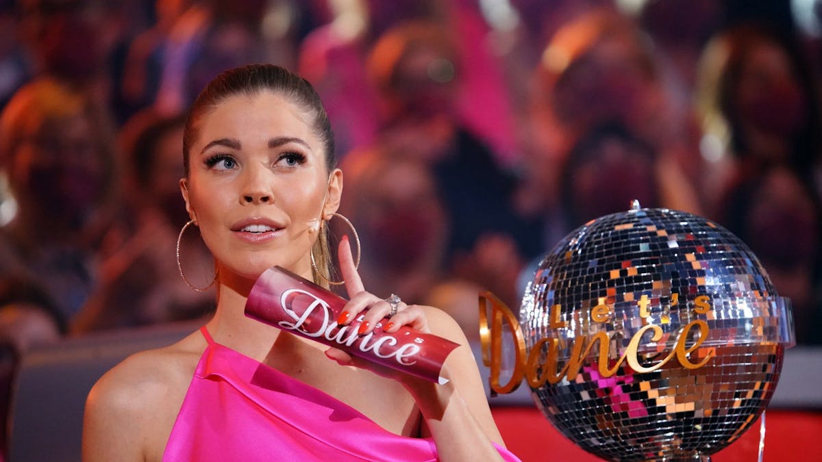 Victoria Swarovski, hier am 1. April 2022 bei „Let’s Dance“, sorgte auch in der 7. Live-Show mit ihrem Outfit für einen Hingucker.