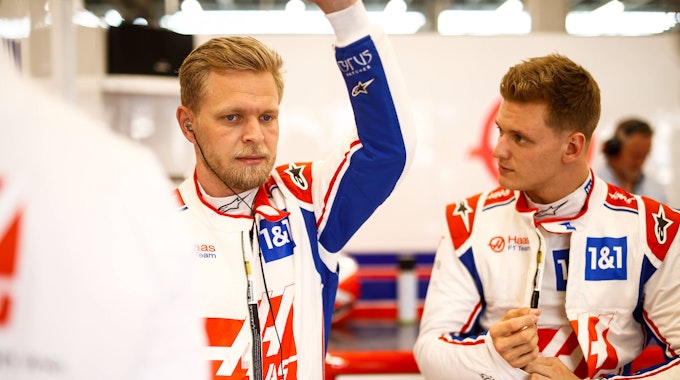 Magnussen und Schumacher nachdenklich vor dem Rennen in Jeddah