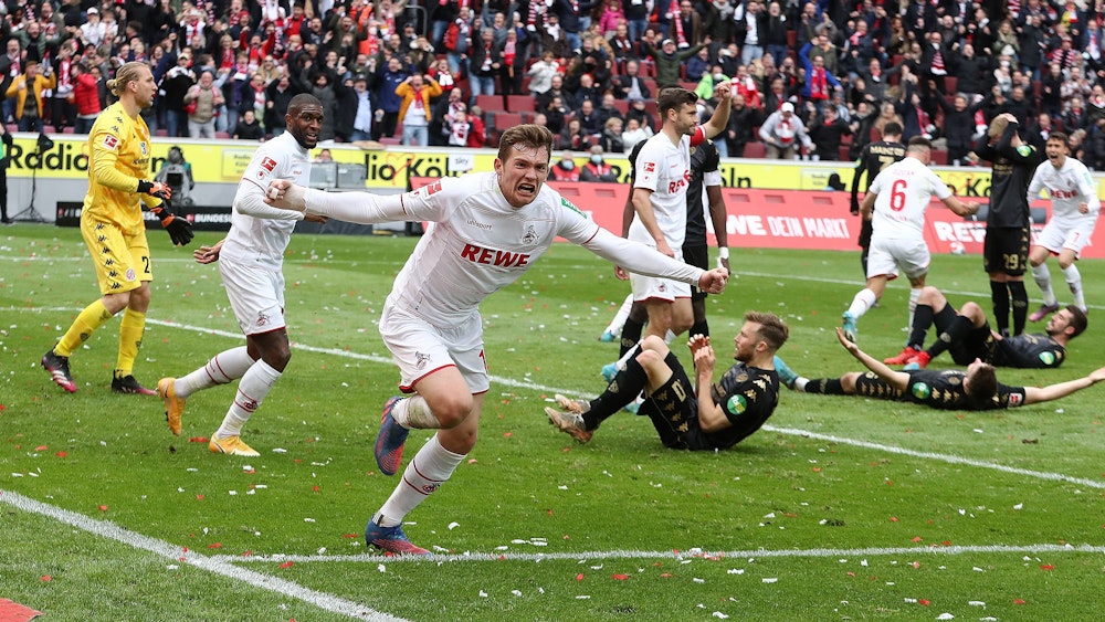 Luca Kilian vom 1. FC Köln feiert seinen Treffer in der Bundesliga gegen den 1. FSV Mainz 05.