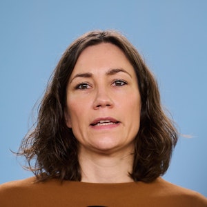 Anne Spiegel (Bündnis 90/die Grünen), Bundesministerin für Familie, Senioren, Frauen und Jugend bei einem kurzfristig einberufenen Statement.
