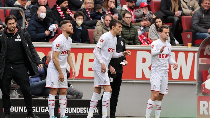Salih Özcan, Dejan Ljubicic und Louis Schaub werden beim 1. FC Köln eingewechselt.