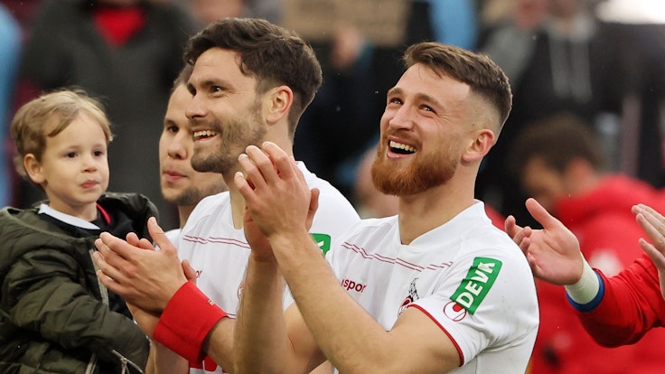 Salih Özcan freut sich über den Sieg des 1. FC Köln gegen den FSV Mainz 05.