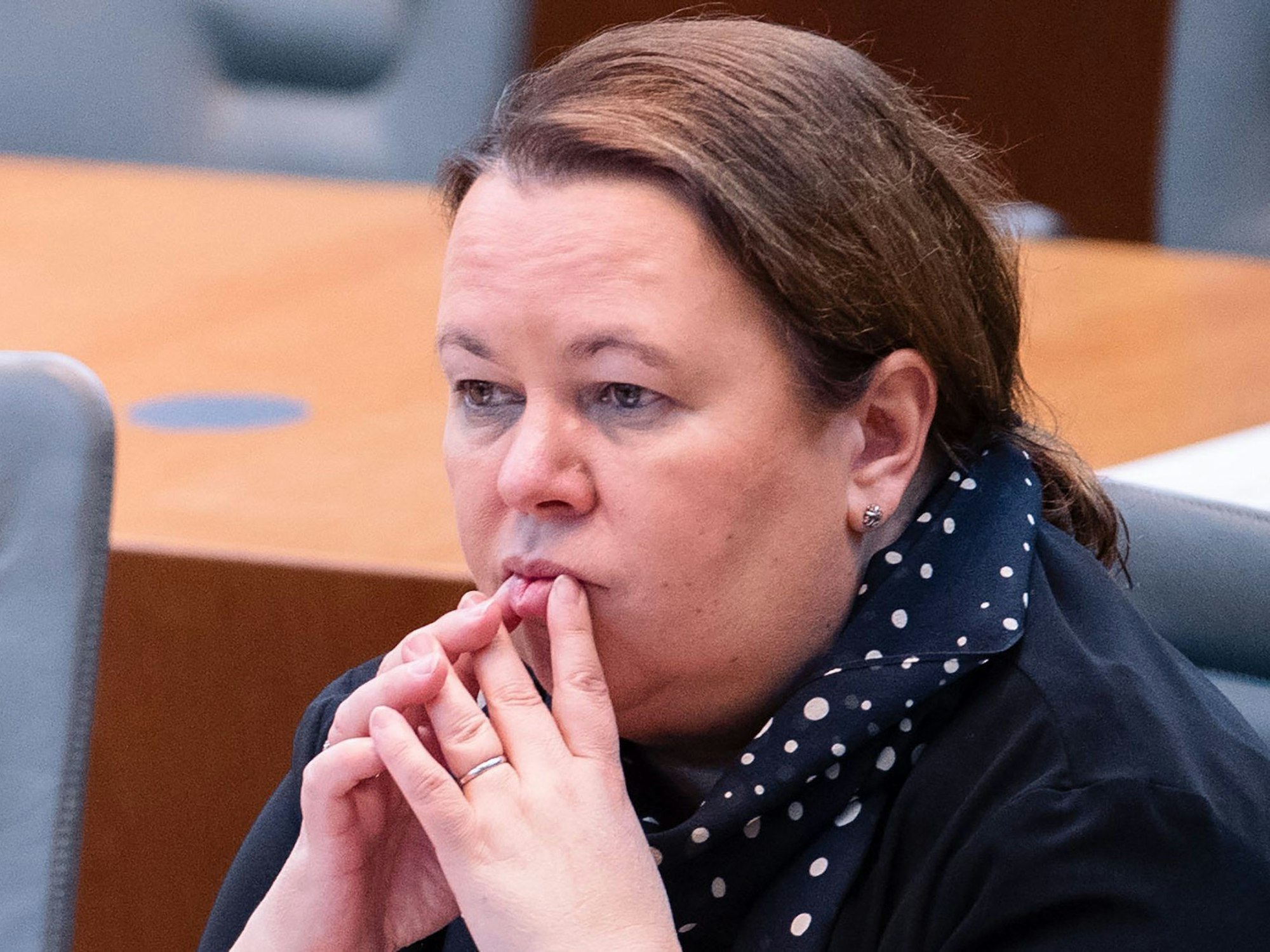 Ursula Heinen-Esser, hier am 7. April 2022 im Düsseldorfer Landtag, trat als NRW-Umweltministerin zurück. Nun ist ein Nachfolger gefunden.
