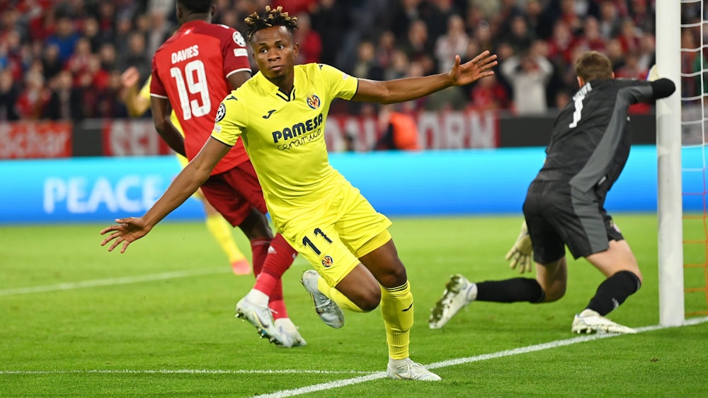 Samuel Chukwueze bejubelt seinen goldenen Treffer für den FC Villarreal gegen Bayern München in der Champions League.
